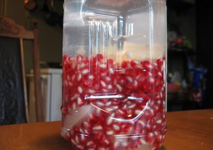 Step-by-Step Guide to Make Speedy Pomegranate Flavored White Rum