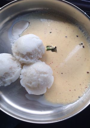 A picture of Methi idly.