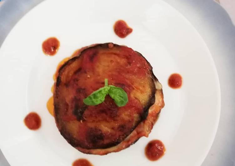 Millefoglie di melanzane con gamberoni e fiordilatte
