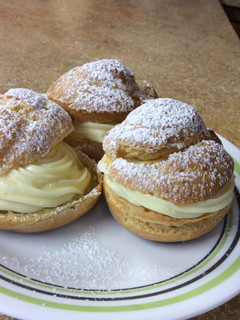 A picture of The Perfect Cream Puff.