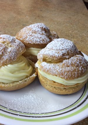 A picture of The Perfect Cream Puff.