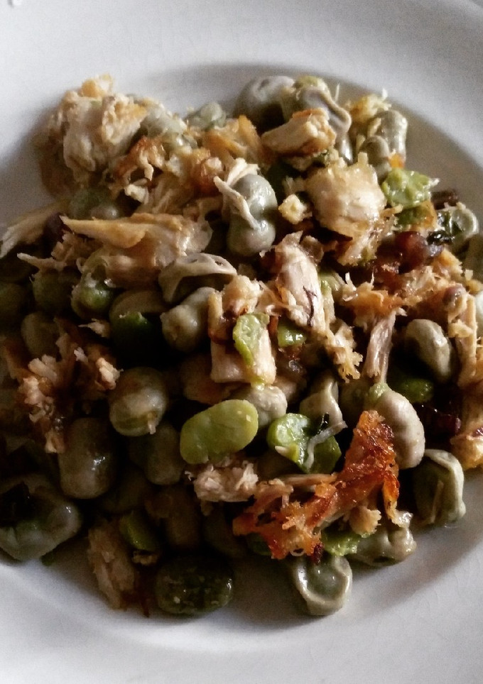 Una foto de Habitas con pollo