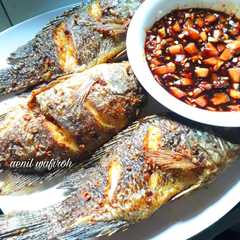 A picture of Ikan nila goreng sambal jahe kecap.
