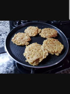 Una foto de Galletitas veganas en sartén sin azúcar sin harina 0000