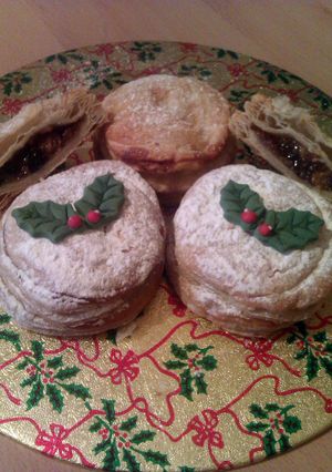 A picture of Vickys Christmas Mincemeat Puff Pastry Pies, GF DF EF SF NF.