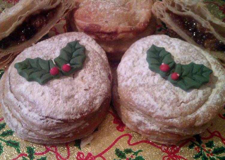 Recipe: Perfect Vickys Christmas Mincemeat Puff Pastry Pies, GF DF EF
SF NF