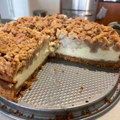 รูปของ Apple Crumble Cheesecake
