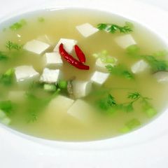 A picture of Kanya's Tofu Soup / Tom Yum Style.
