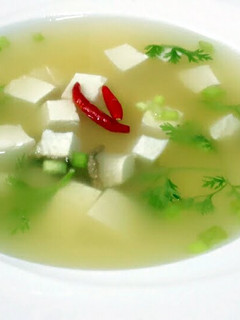 A picture of Kanya's Tofu Soup / Tom Yum Style.