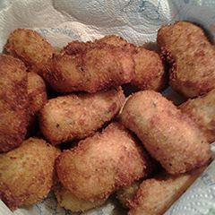 A picture of Kartoffelkroketten/ Potato croquettes.