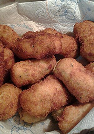 A picture of Kartoffelkroketten/ Potato croquettes.