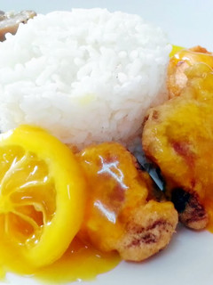A picture of Lemon chicken (chinese style).