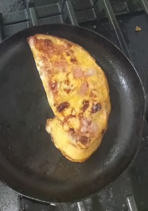 Una foto de Tortilla de jamón y queso