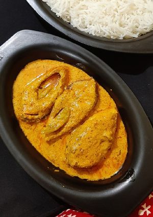 সরষে ভাপা ইলিশ (shorshe ilish recipe in bengali) রেসিপির প্রধান ছবি