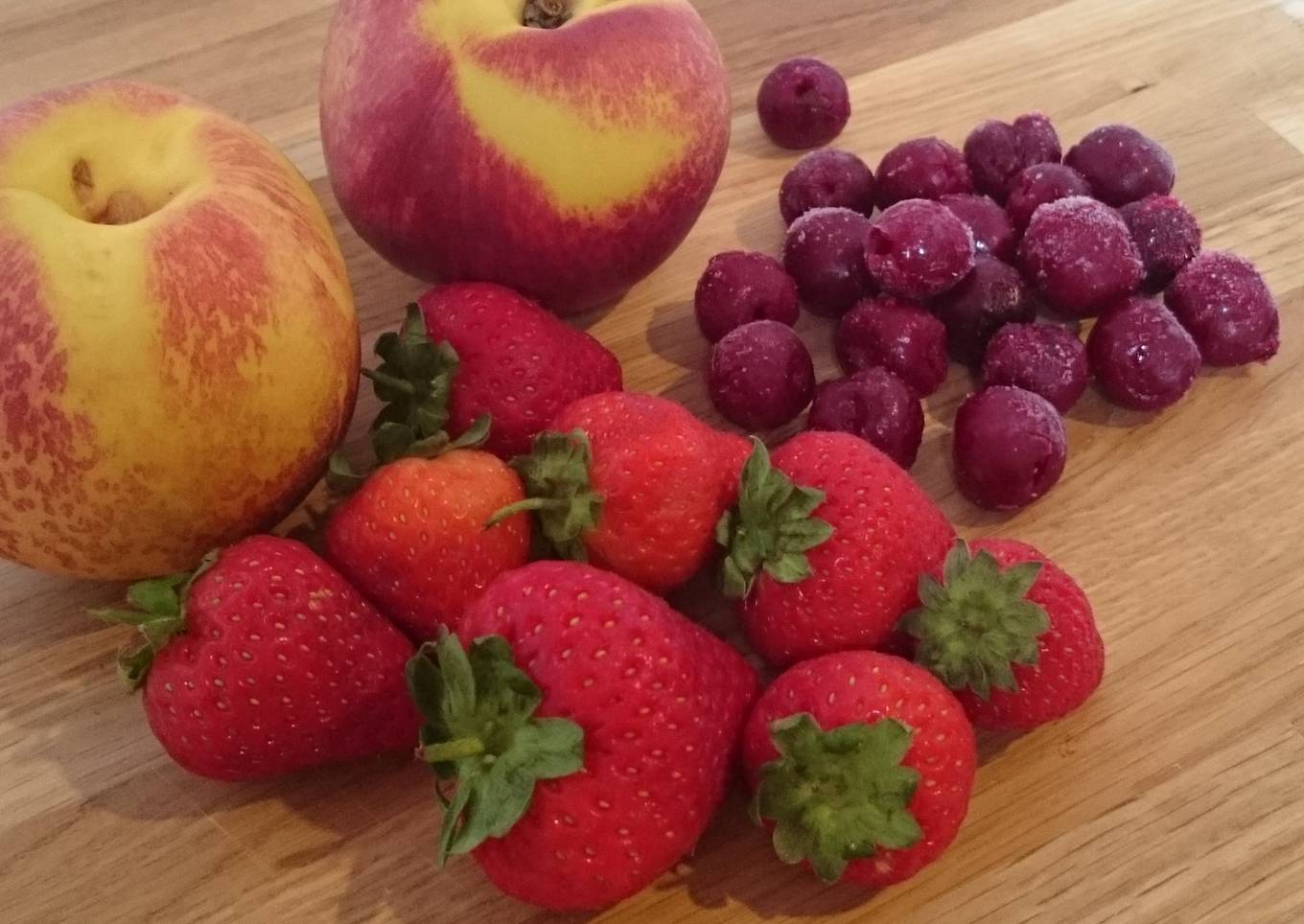 Cherry Strawberry and Nectarine Smoothie