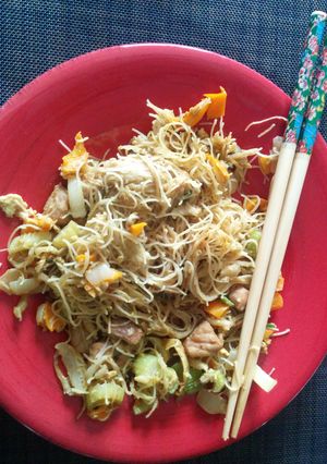 A picture of Singapore noodles.