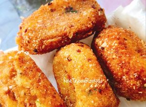 Hình của món Khoai Tây Cuộn Xúc Xích Chiên.