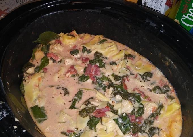 How to Prepare Quick Crockpot Tortellini Soup