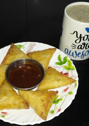 A picture of Cheese Paneer Samosa.