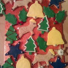 A picture of Vickys Spiced 'n' Iced Christmas Cookies.