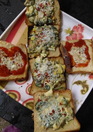 A picture of Spinach egg open sandwich.