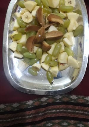 फ्रूट चाट (fruit chaat recipe in Hindi) रेसिपी मुख्य फोटो