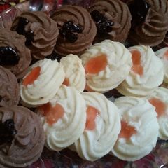 A picture of Bakery style biscuits.