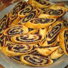 A picture of Currant rolls.