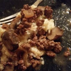A picture of Ground Beef and Gravy.