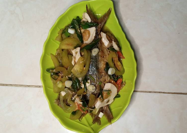 Tumis Peda Asin Cabe Hijau Mix Telur Asin