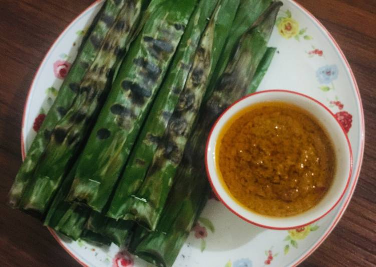 Bagaimana Menyiapkan Otak otak ikan Anti Gagal