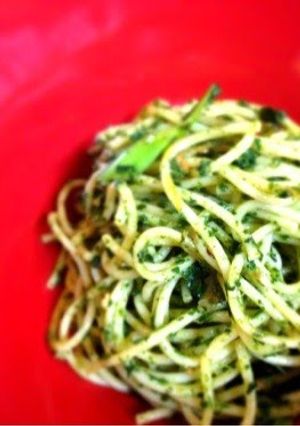 A picture of Komatsuna Pesto Genovese.