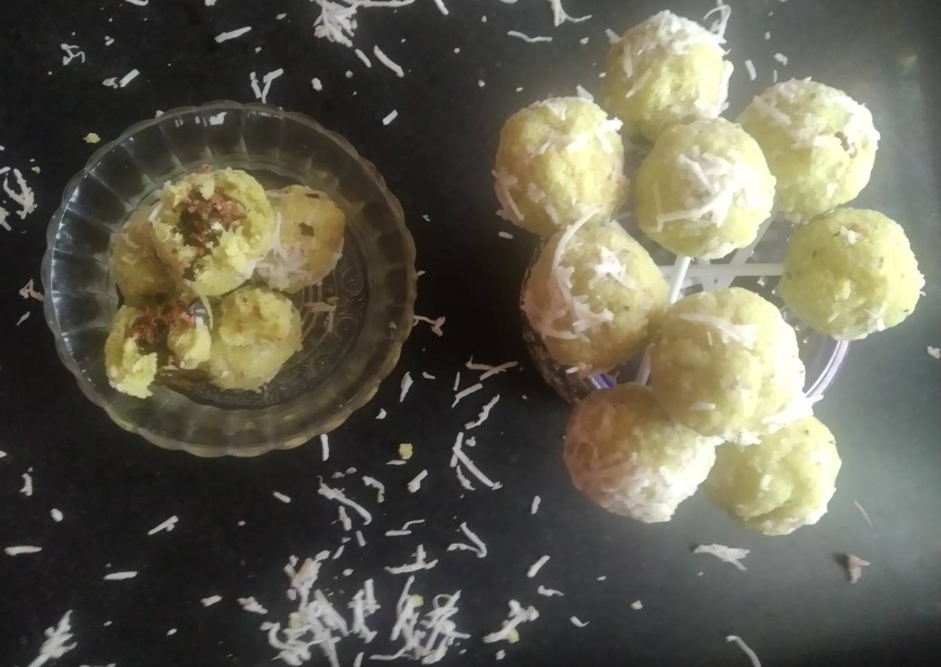Coconut paan ladoo