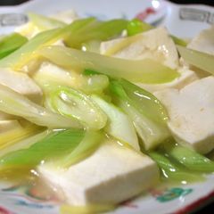 A picture of Tofu and Celery Chinese Stir-fry in 5 minutes.