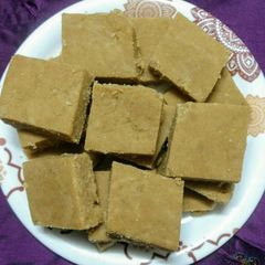 A picture of Sukhadi Recipe | Golpapdi Recipe.