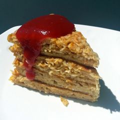 A picture of Noodle Omelette 'CAKE'.
