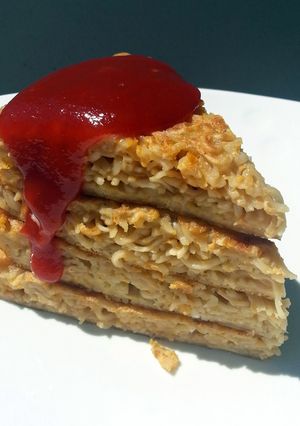 A picture of Noodle Omelette 'CAKE'.