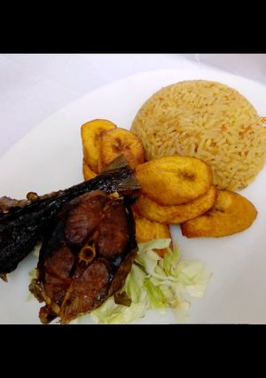 A picture of Jollof rice.
