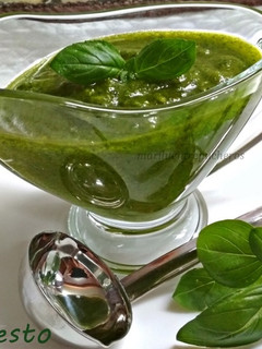 Una foto de Salsa pesto
