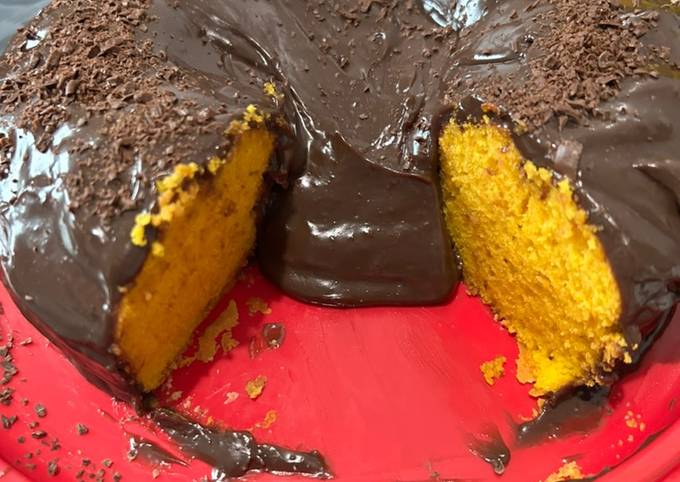 Bolo de Cenoura Fofinho com Cobertura de Chocolate