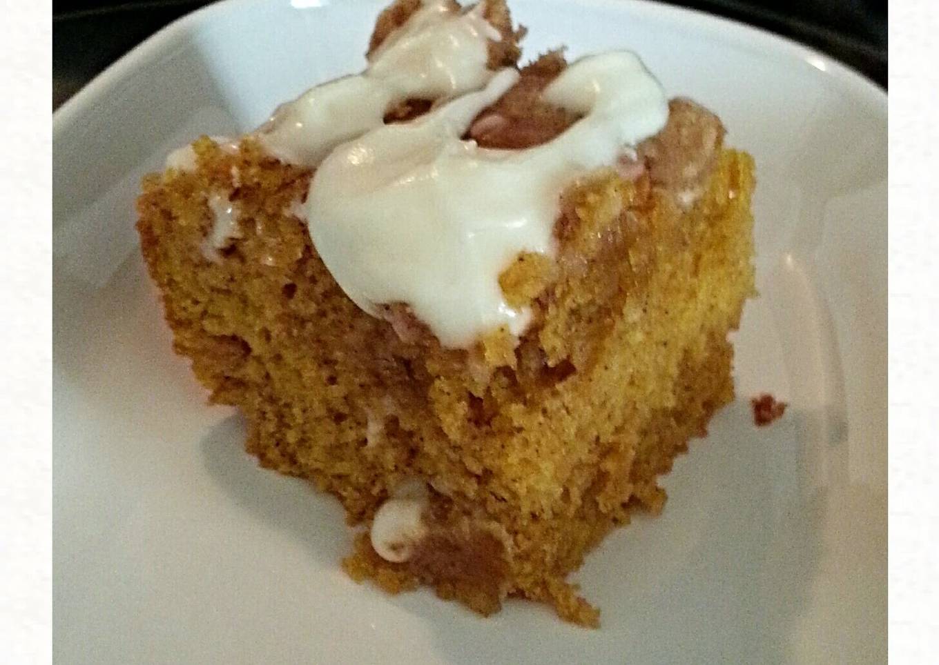 Tinklee's Fast & Easy Pumpkin Cake