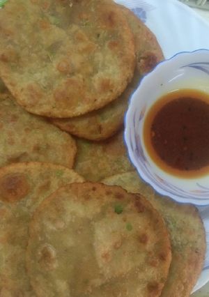 A picture of KaroiShutir Kochori / Green Peas Kachori.