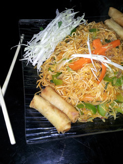 A picture of hakka noodles.