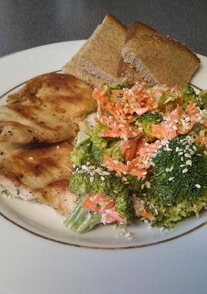 Una foto de Ensalada de brócoli