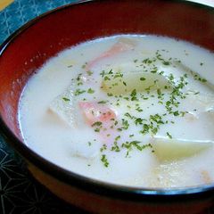 A picture of Creamy Daikon Radish Soup Thickened with Katakuriko.
