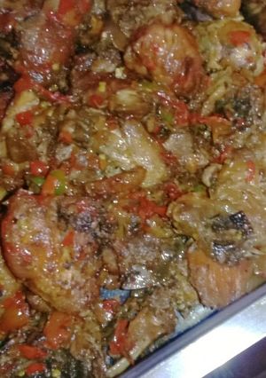 A picture of Vegetable pieces chicken.