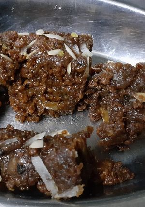 डोडा बर्फी (doda barfi recipe in Hindi) रेसिपी मुख्य फोटो