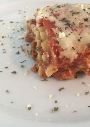 Una foto de Lasagna o Lasagne vegetariana con "carne"de soya y 4 quesos