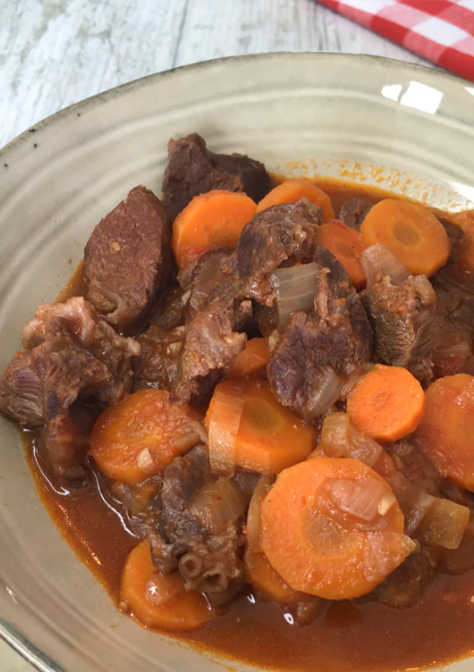 Una foto de Goulash de ternera en olla FussionCook FC7Smart