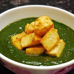 Tandoori aalo in paalak gravy A picture of Tandoori aalo in paalak gravy.